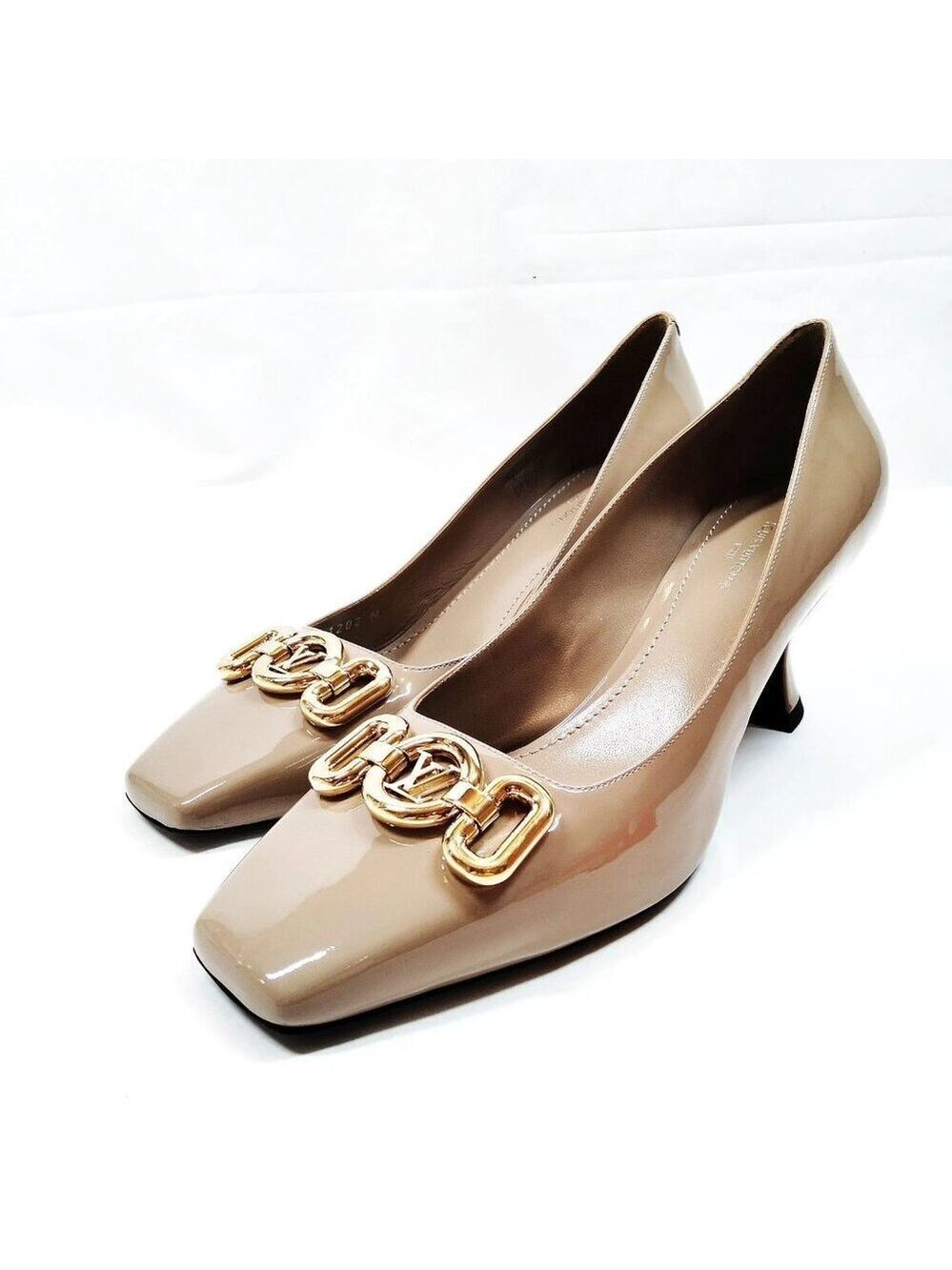 Louis Vuitton Pumps Women Beiges PU leather 400-053025